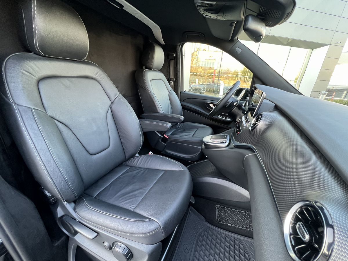 Rolls-Royce V-Класс  <br>Черный