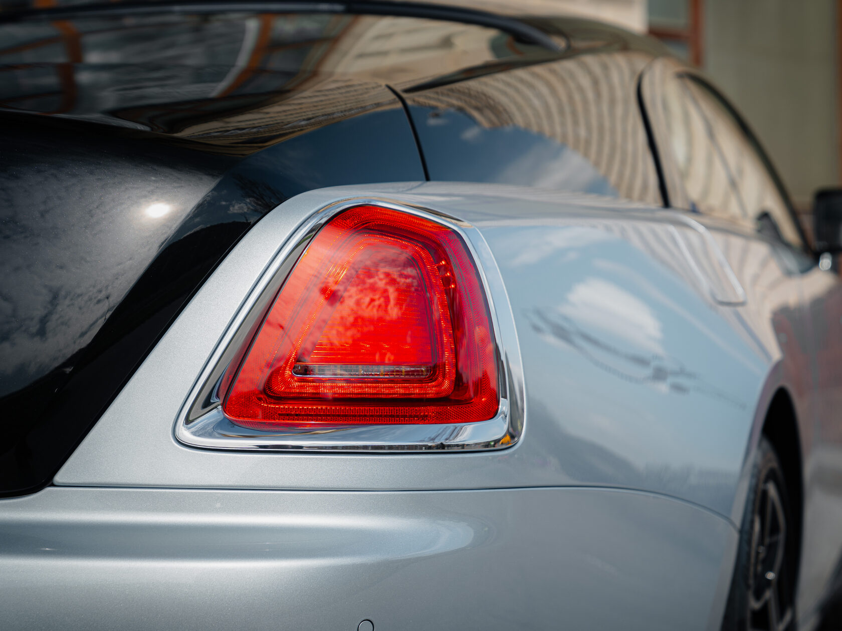 Rolls-Royce Wraith Black Badge Landspeed Collection  <br>Черный/ Небесноголубой