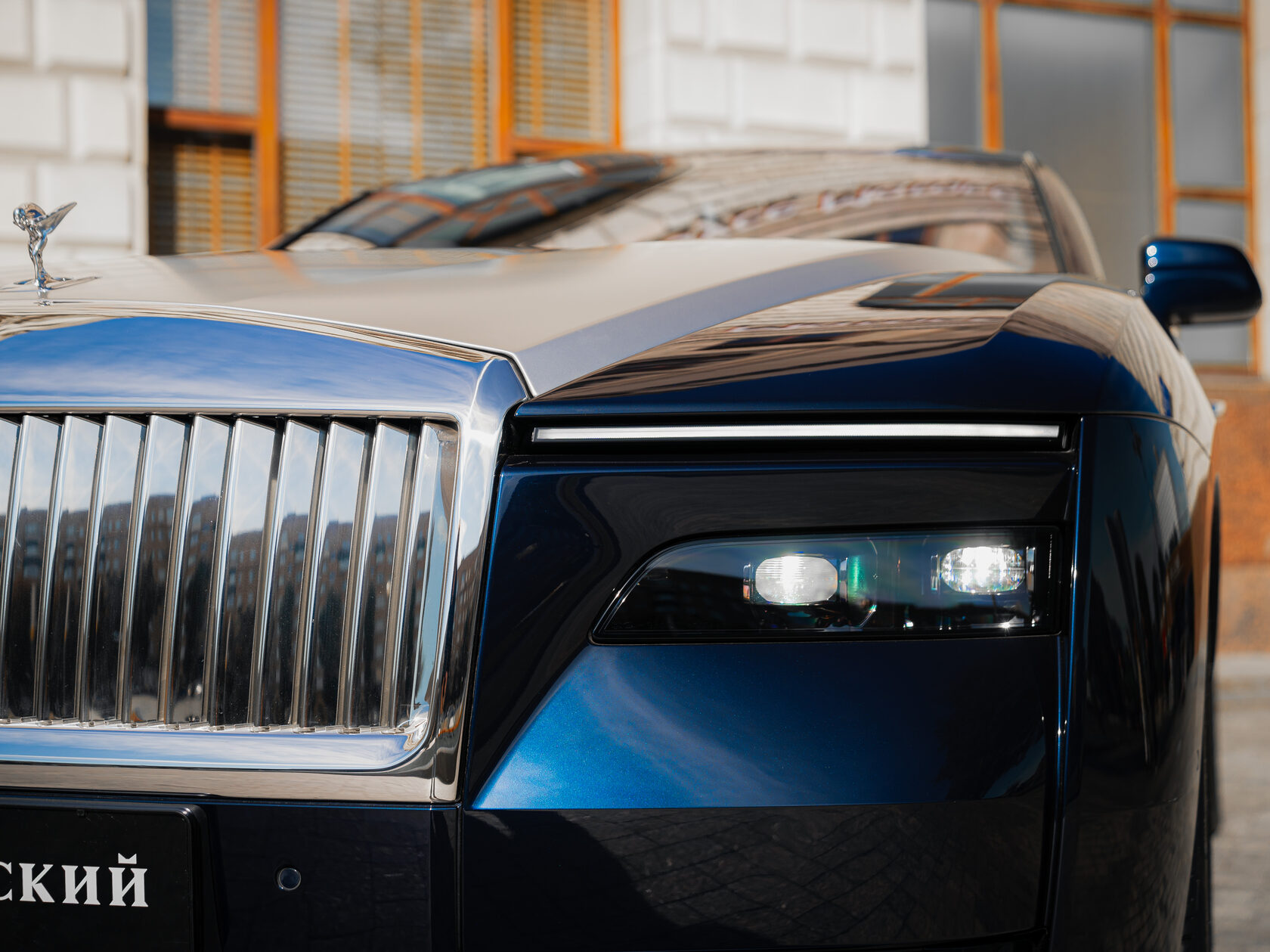 Rolls-Royce Spectre  <br>Midnight Sapphire 
