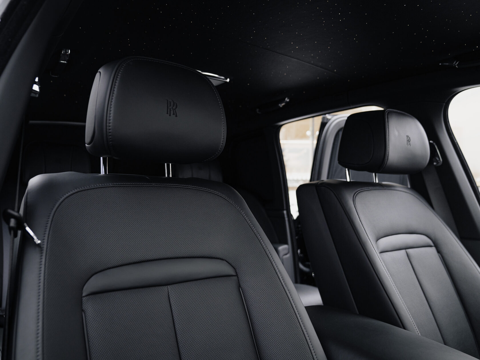 Rolls-Royce Cullinan Black Badge I 2025 год <br>Black Diamond 