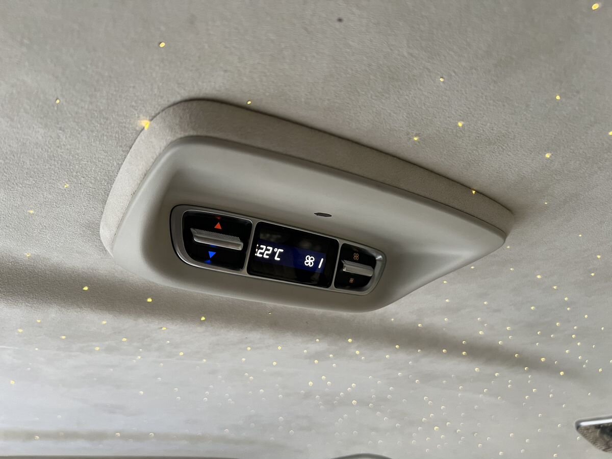 Rolls-Royce V-Класс  <br>Черный