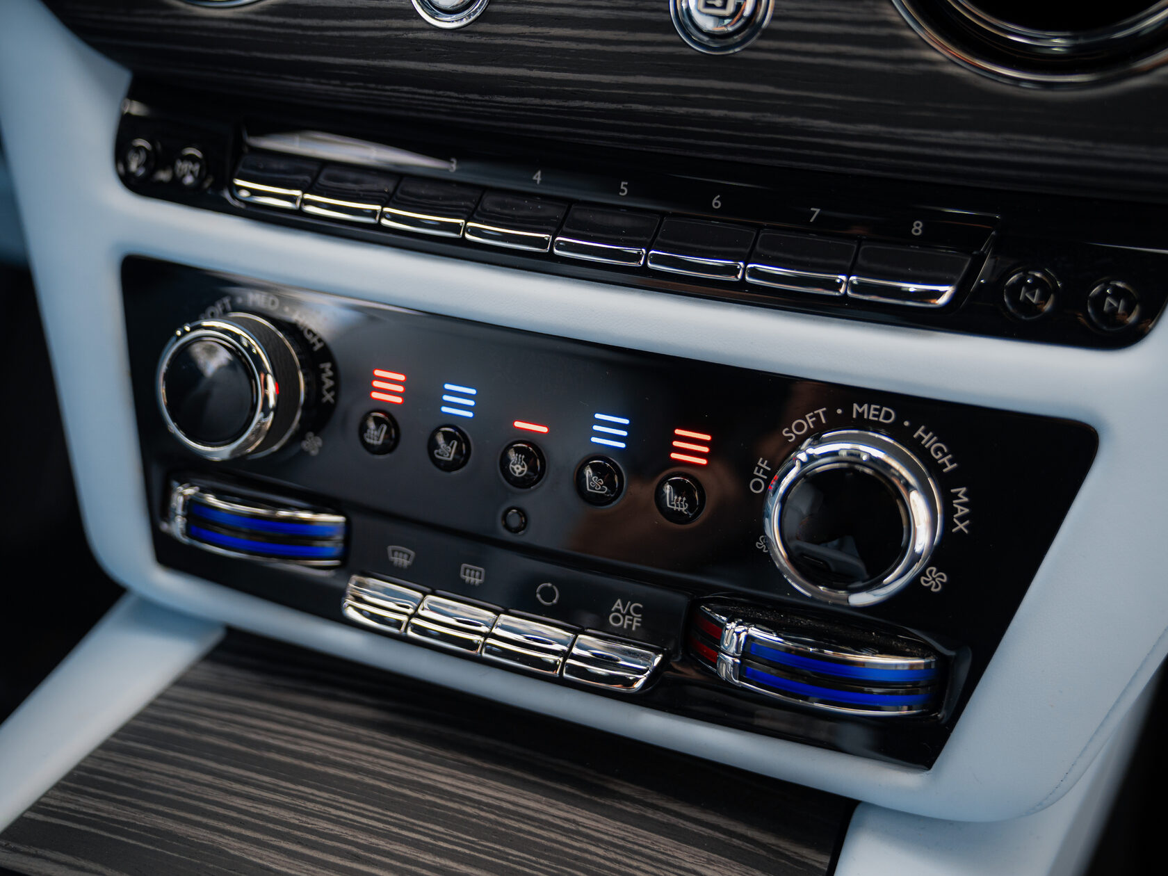 Rolls-Royce Spectre 2023 год <br>Black Diamond/ Черный