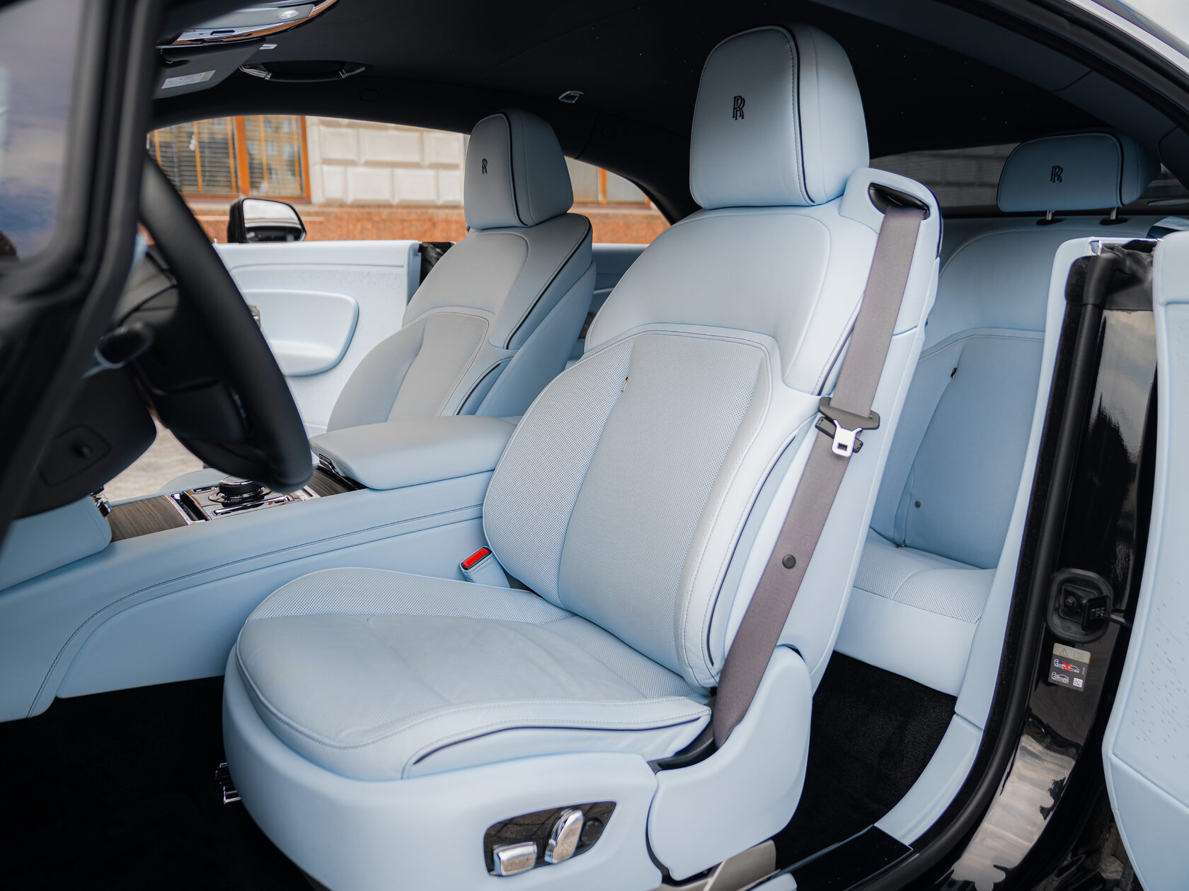 Rolls-Royce Spectre 2023 год <br>Black Diamond/ Черный