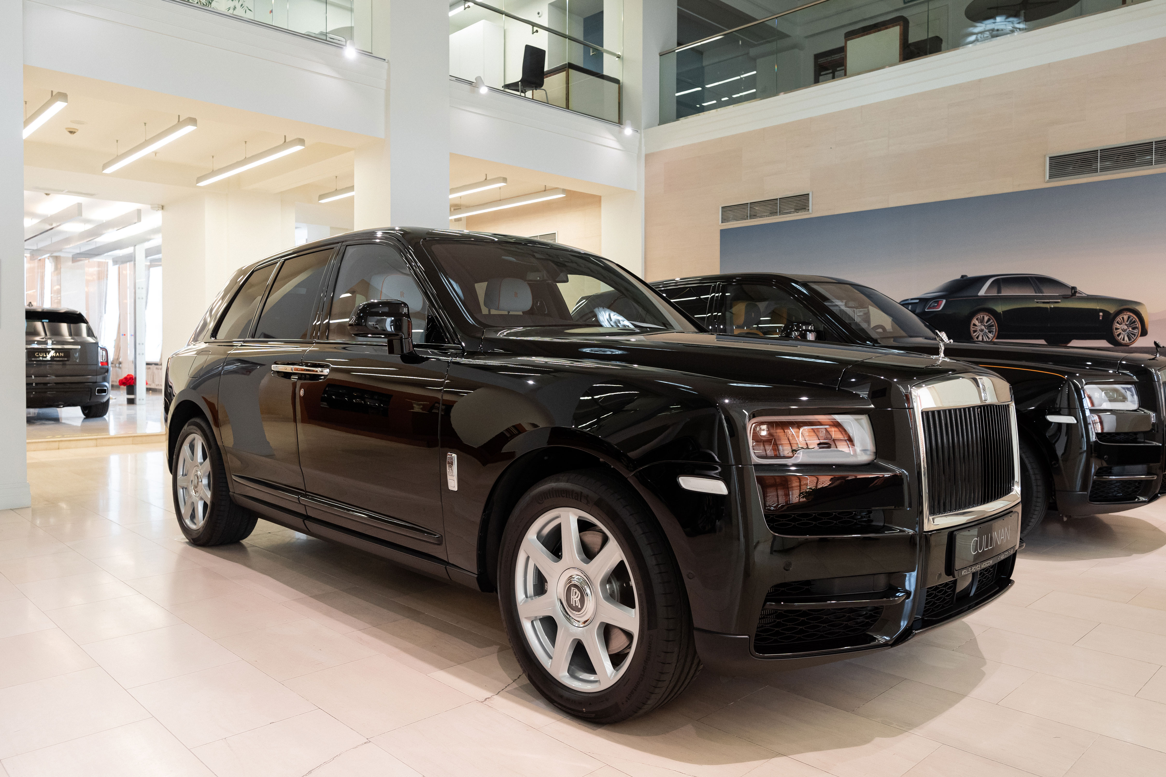 Rolls-Royce Cullinan   <br>Diamond Black