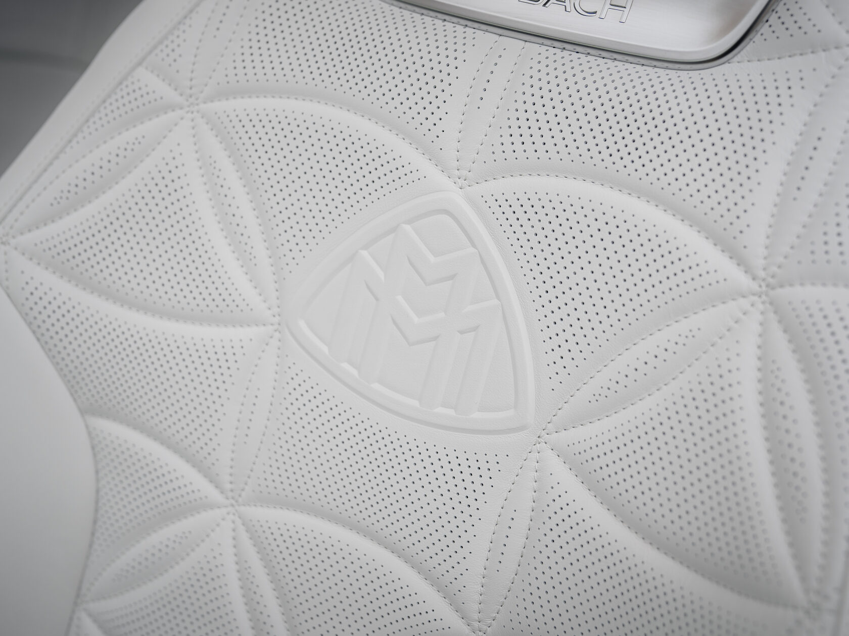 Rolls-Royce Maybach SL 680 2026  <br>Не указано