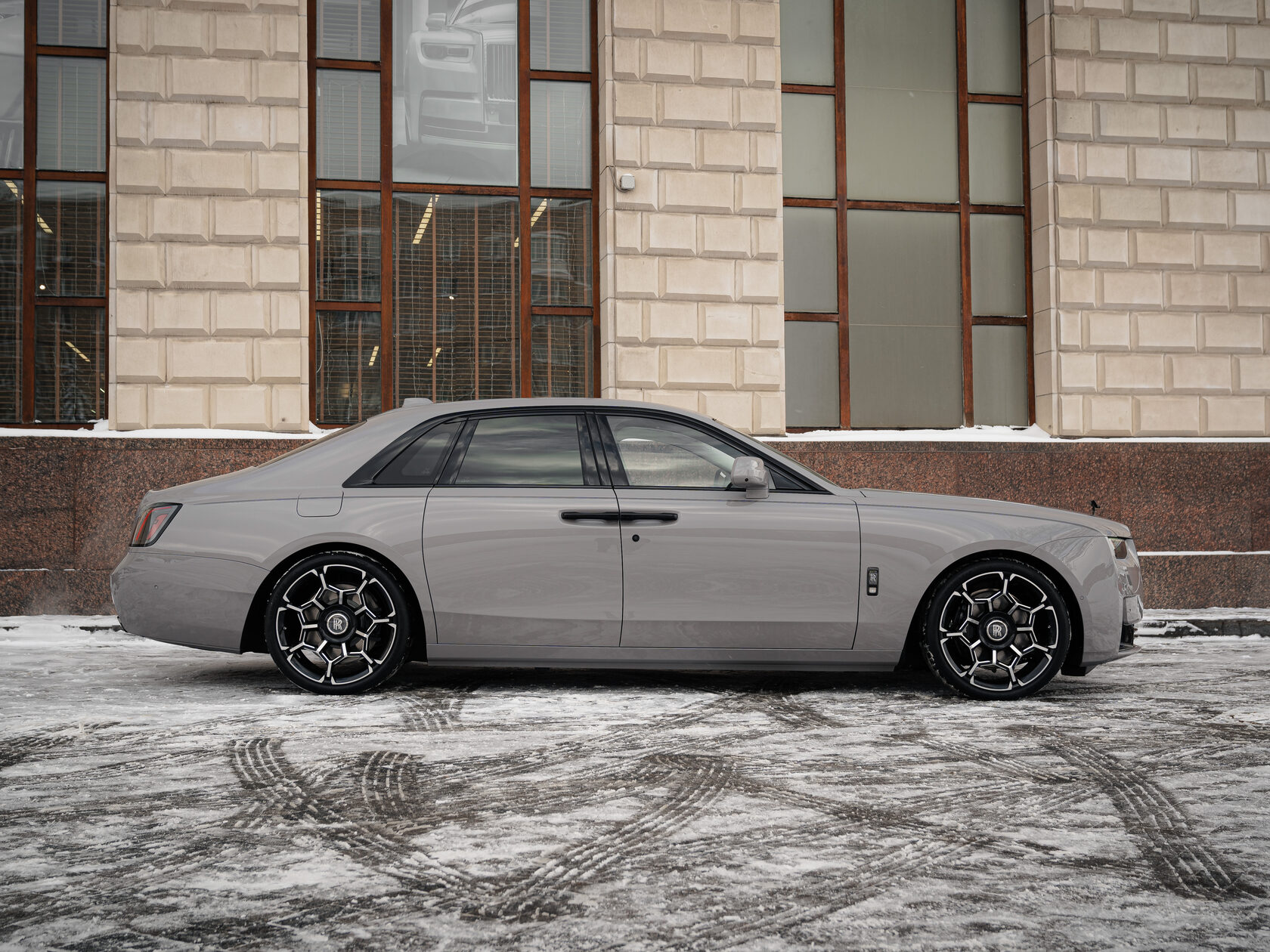 Rolls-Royce Ghost Black Badge Series II  <br>Tempest Grey 