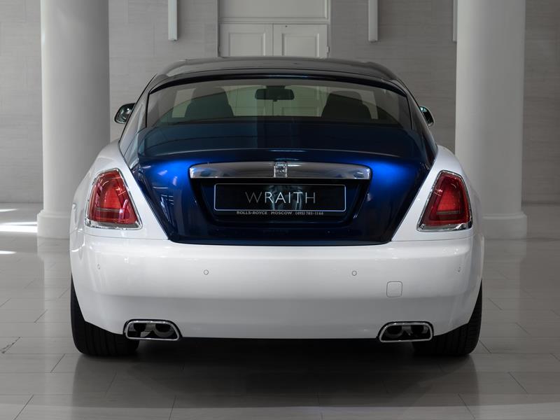 Rolls-Royce Wraith  <br>English White / Midnight Sapphire 