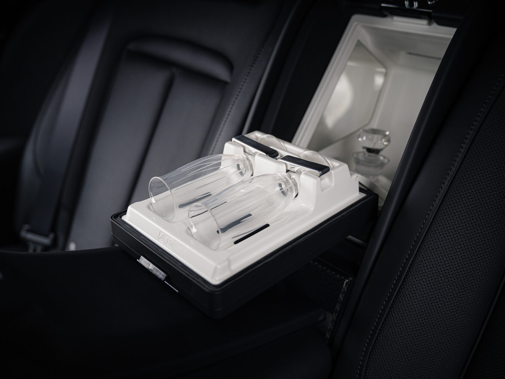 Rolls-Royce Cullinan Black Badge I 2025 год <br>Black Diamond 