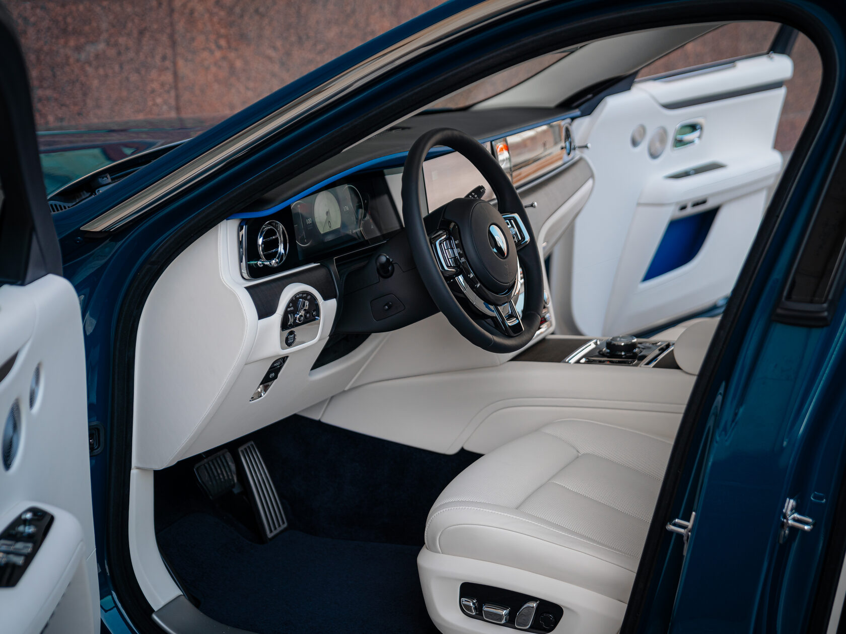 Rolls-Royce Ghost Series II  <br>Mustique Blue 