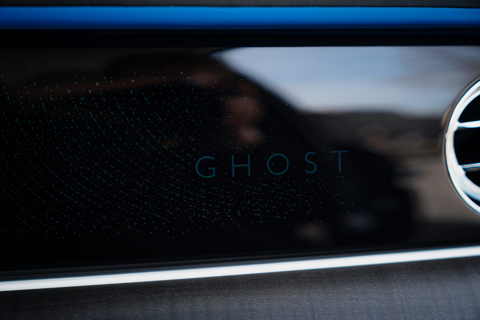 Rolls-Royce Ghost Series II  <br>Mustique Blue 