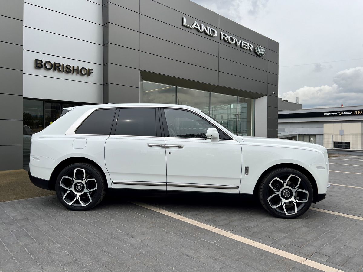 Rolls-Royce Cullinan, I 2019 год <br>Белый