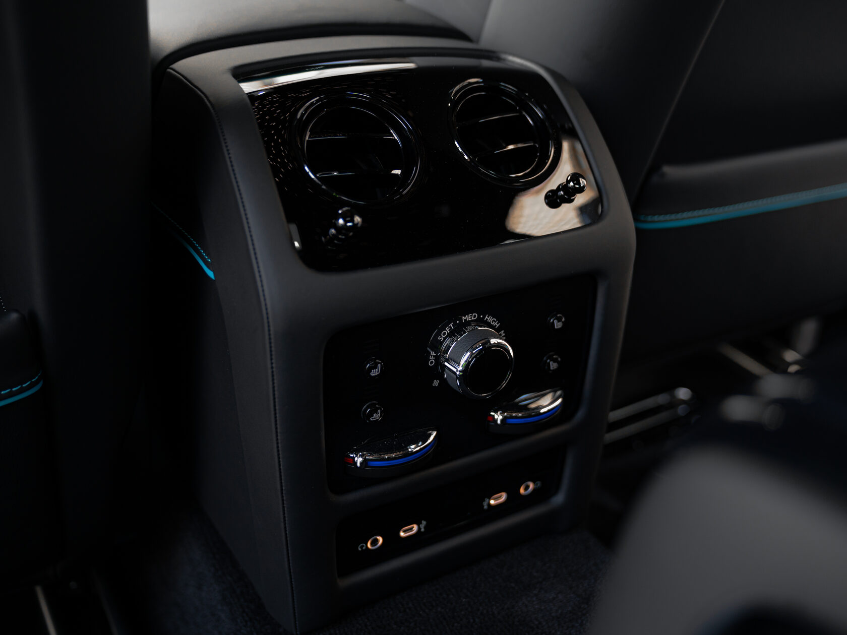 Rolls-Royce Ghost Black Badge Series II  <br>Mustique Blue 