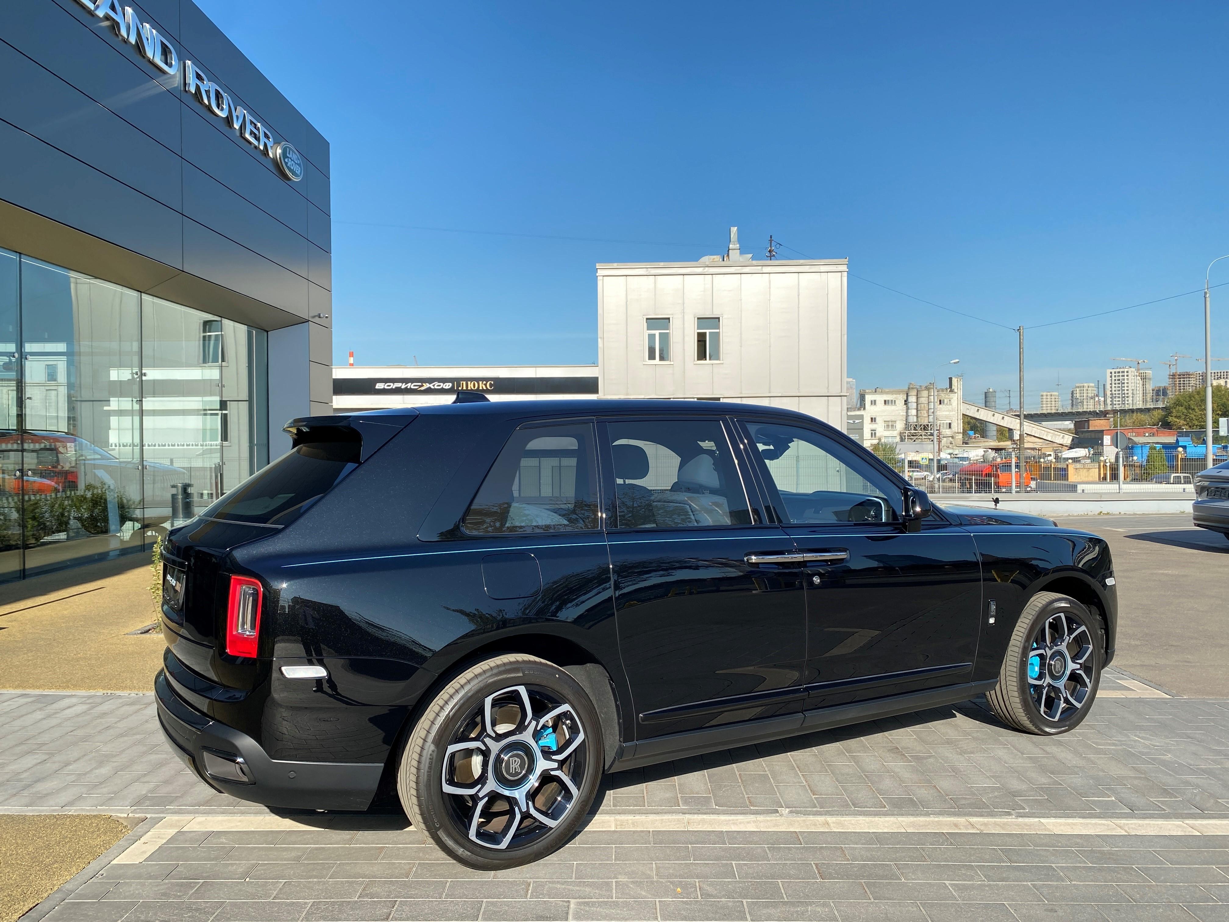 Rolls-Royce Cullinan Black Badge  <br>Diamond Black