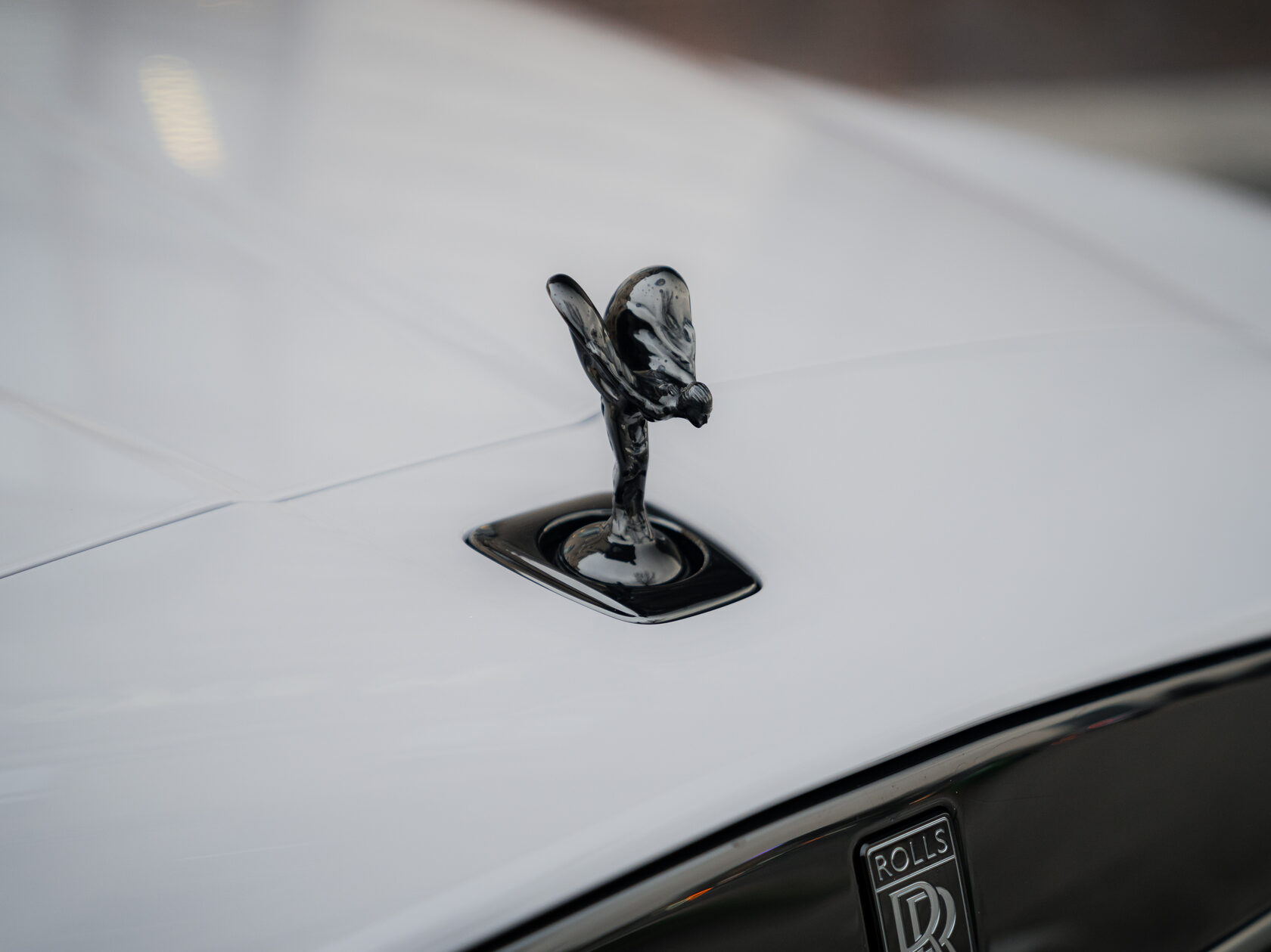Rolls-Royce Cullinan Black Badge II  <br>Серый 