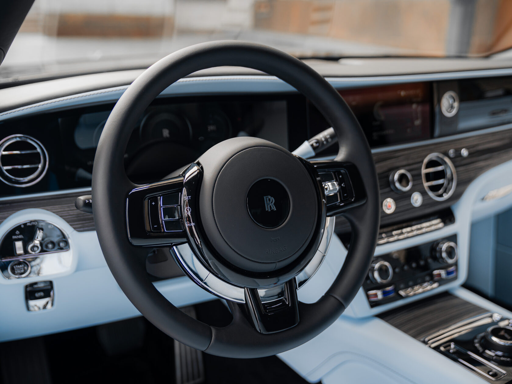 Rolls-Royce Spectre  <br>Black Diamond/ Черный