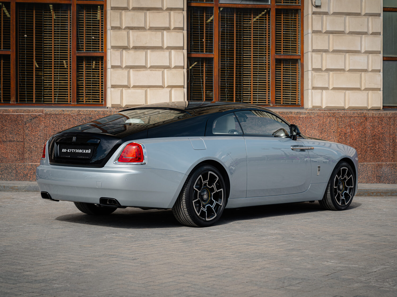 Rolls-Royce Wraith Black Badge Landspeed Collection  <br>Черный/ Небесноголубой