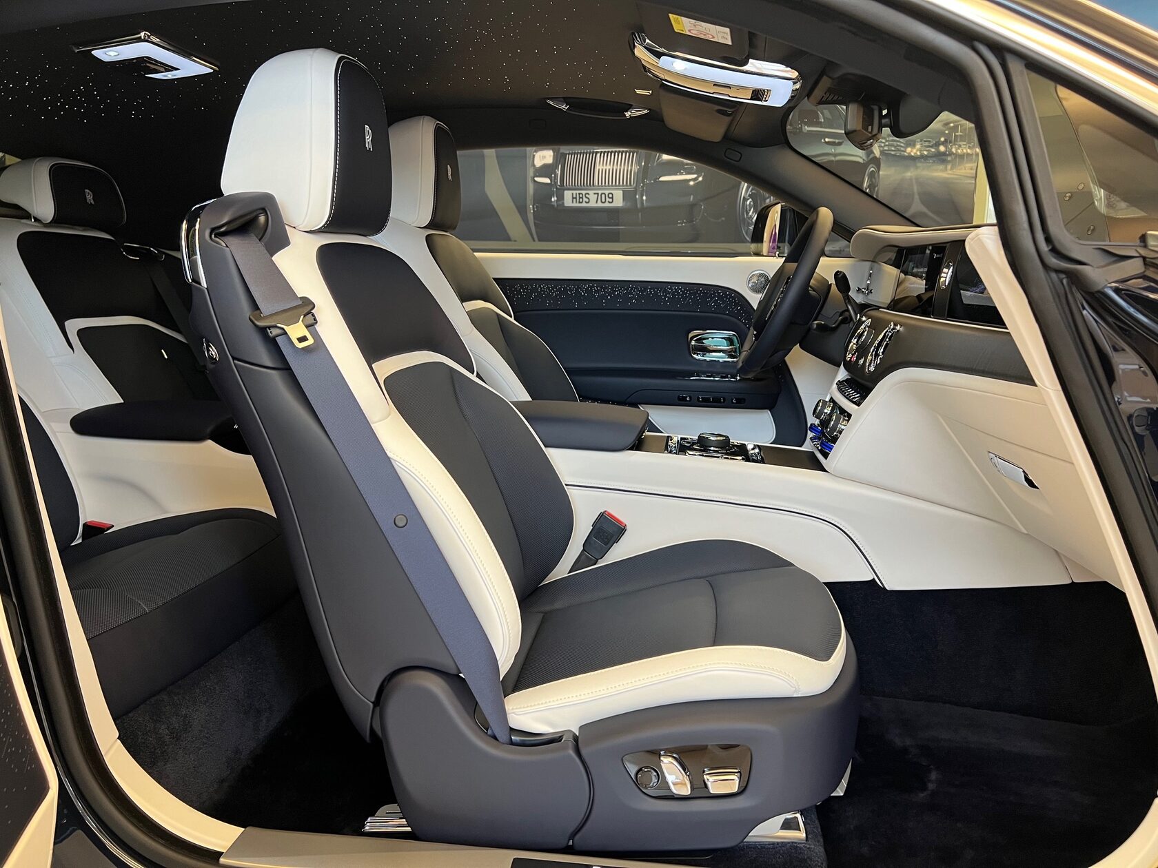 Rolls-Royce Spectre  <br>Midnight Sapphire 