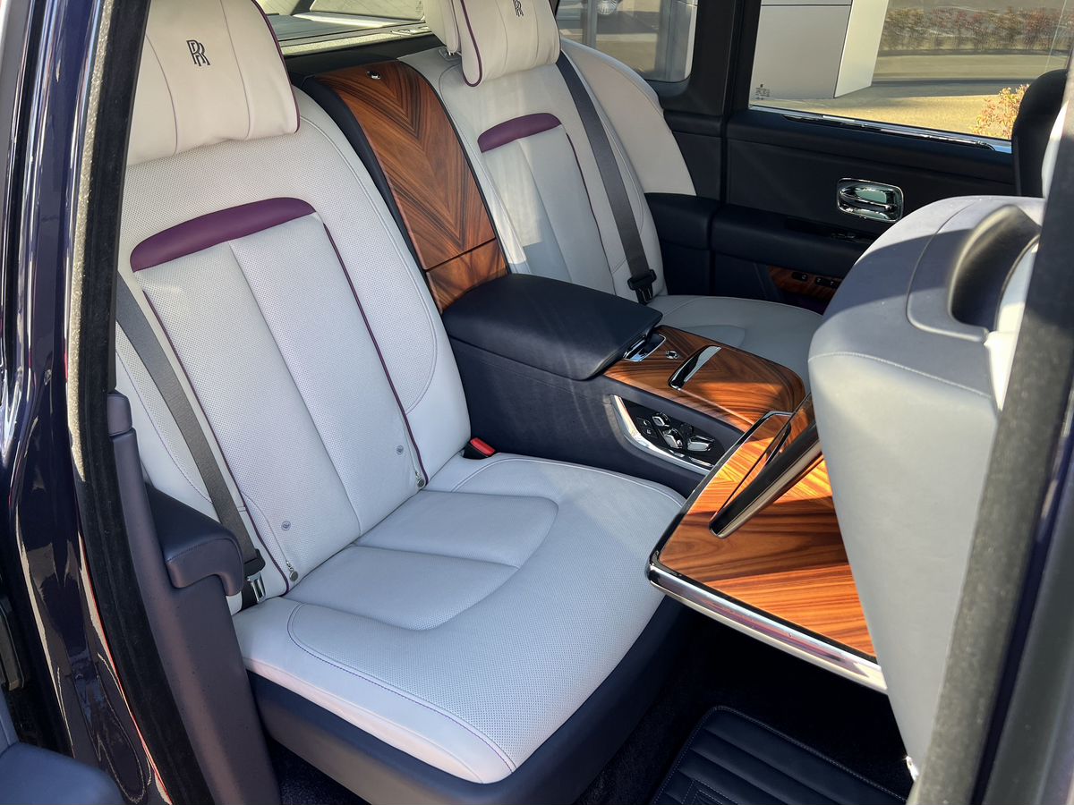 Rolls-Royce Cullinan, I 2020 год <br>Синий