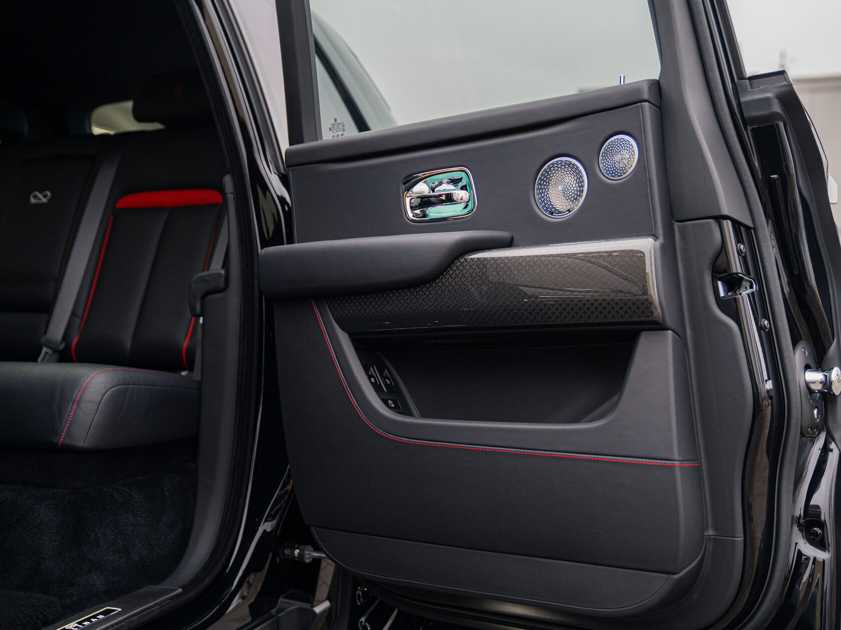 Rolls-Royce Cullinan Black Badge 2025 год <br>Black Diamond 