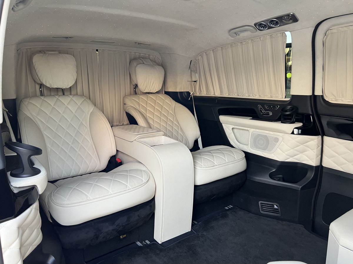 Rolls-Royce V-Класс  <br>Черный