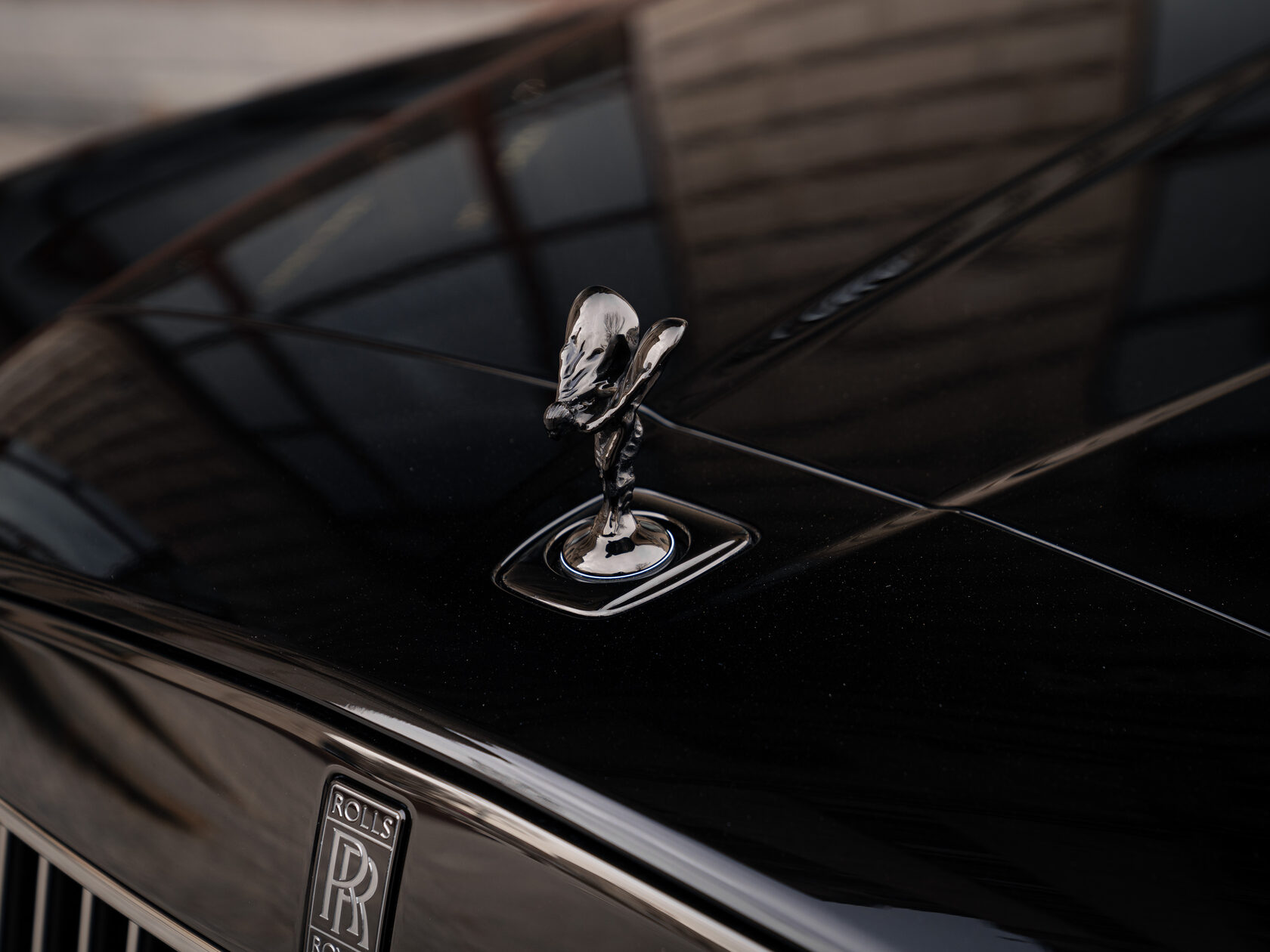 Rolls-Royce Cullinan Black Badge II  <br>Черный 