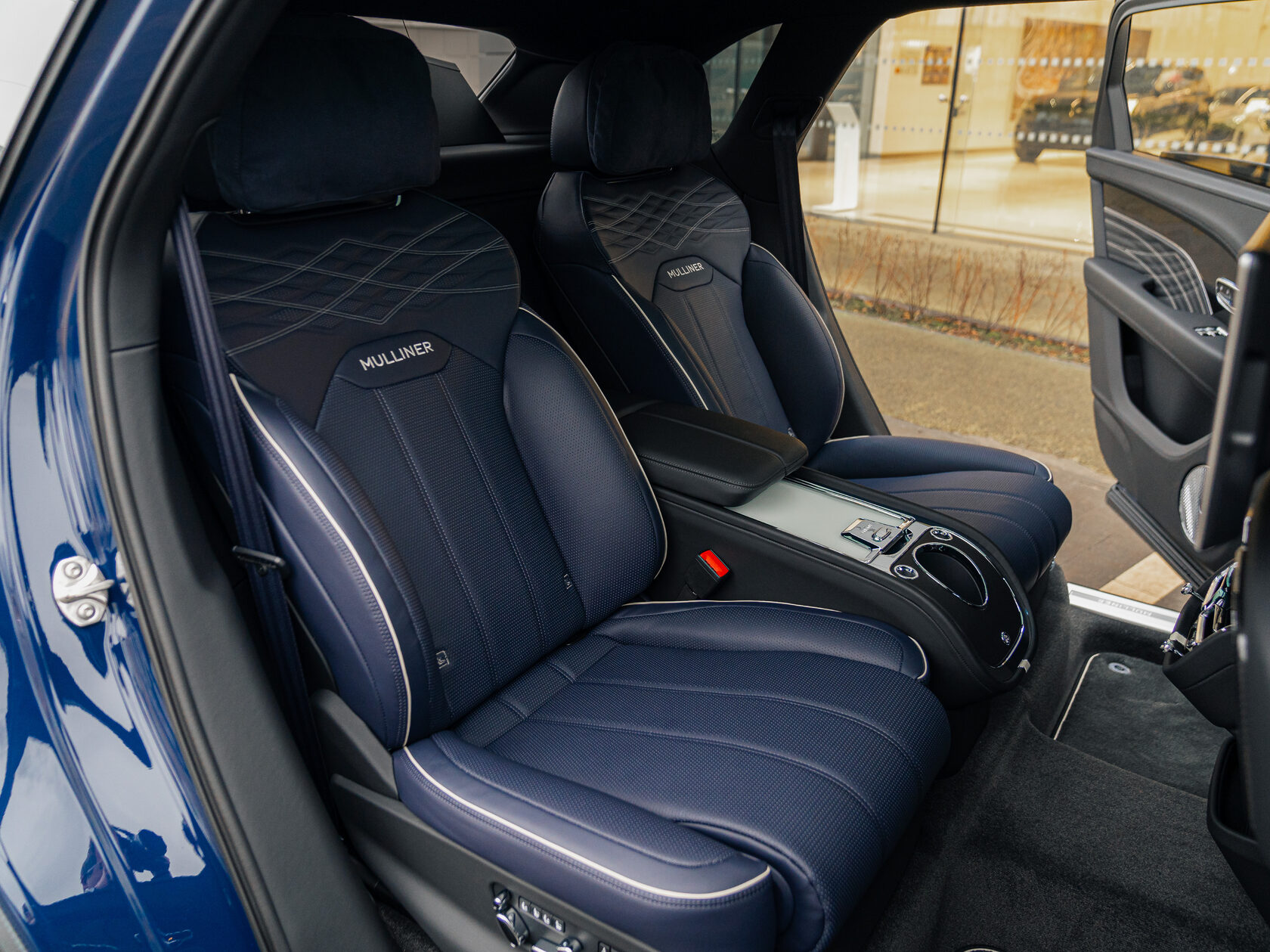 Rolls-Royce Bentayga EWB I Рестайлинг  <br>Синий