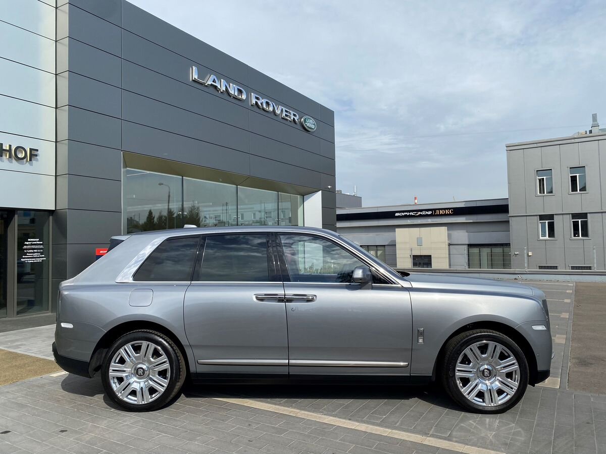 Rolls-Royce Cullinan 2022 год <br>Jubilee Silver \ Темное серебро