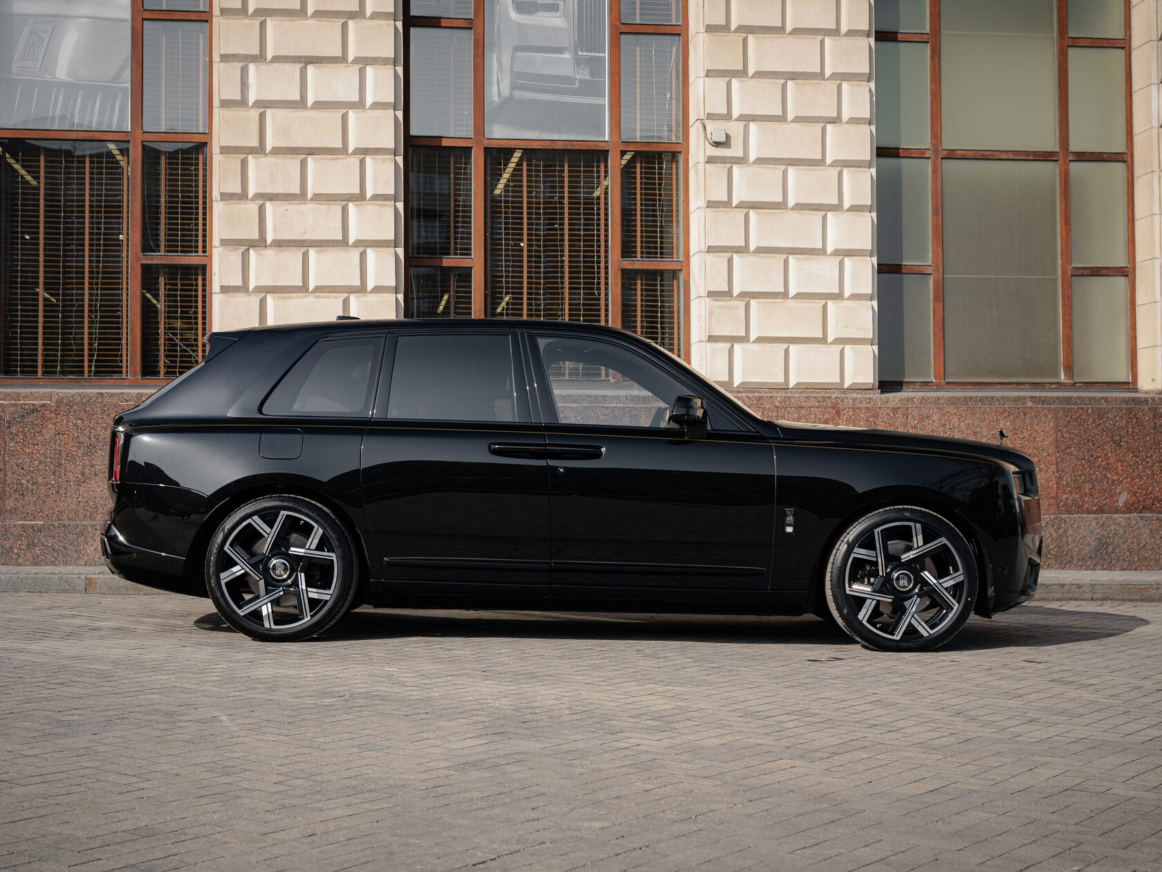 Rolls-Royce Cullinan Black Badge II  <br>Black Diamond