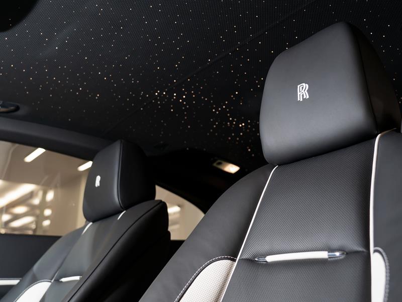 Rolls-Royce Wraith 2018 год <br>Darkest Tungsten / Jubilee Silver 